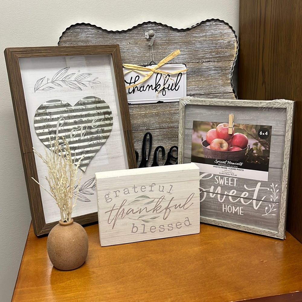 NWT farmhouse decor, all 5 items for $35